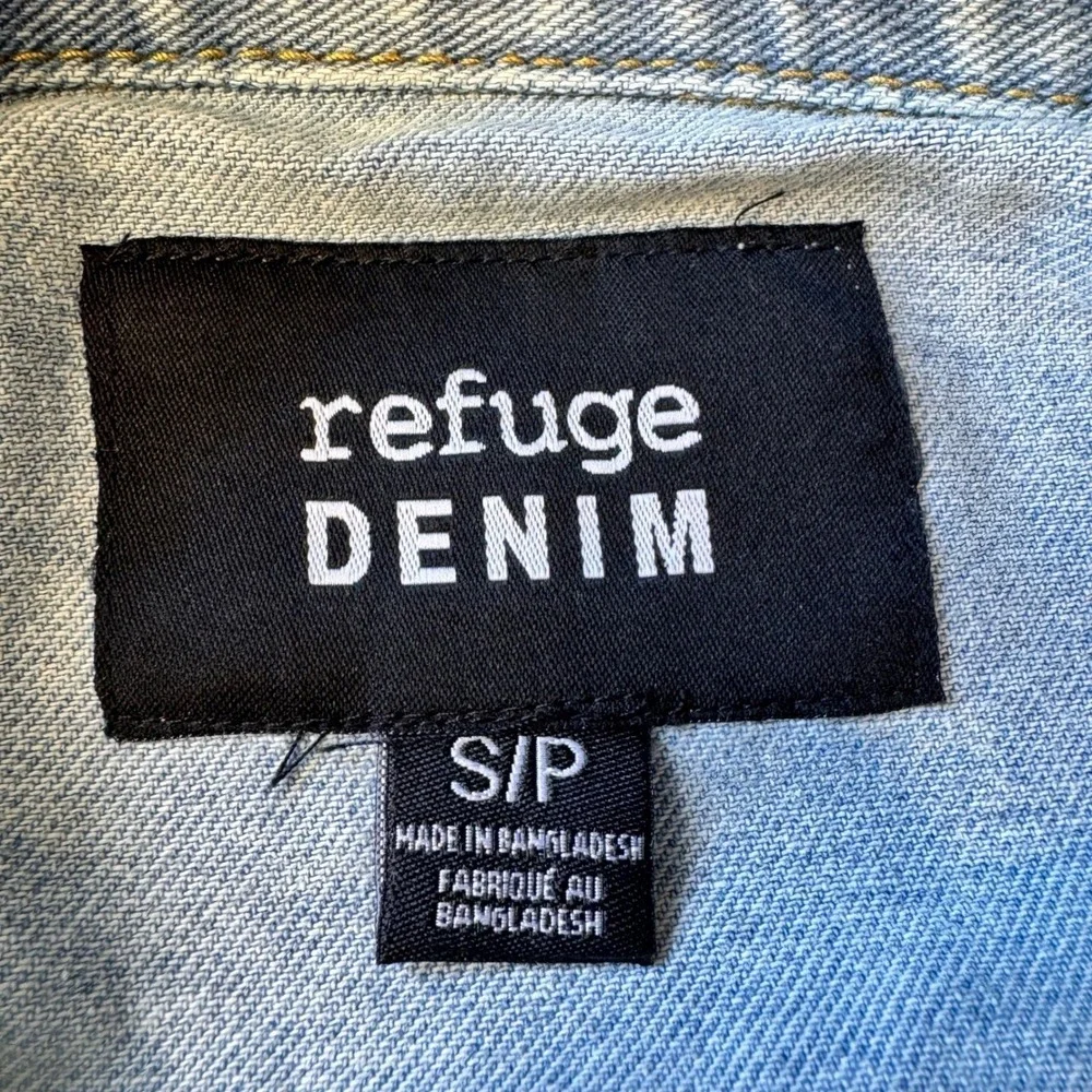 Refuge Denim Jacket Women S Blue Cropped Elastic Hem Light Wash Jean Bomber